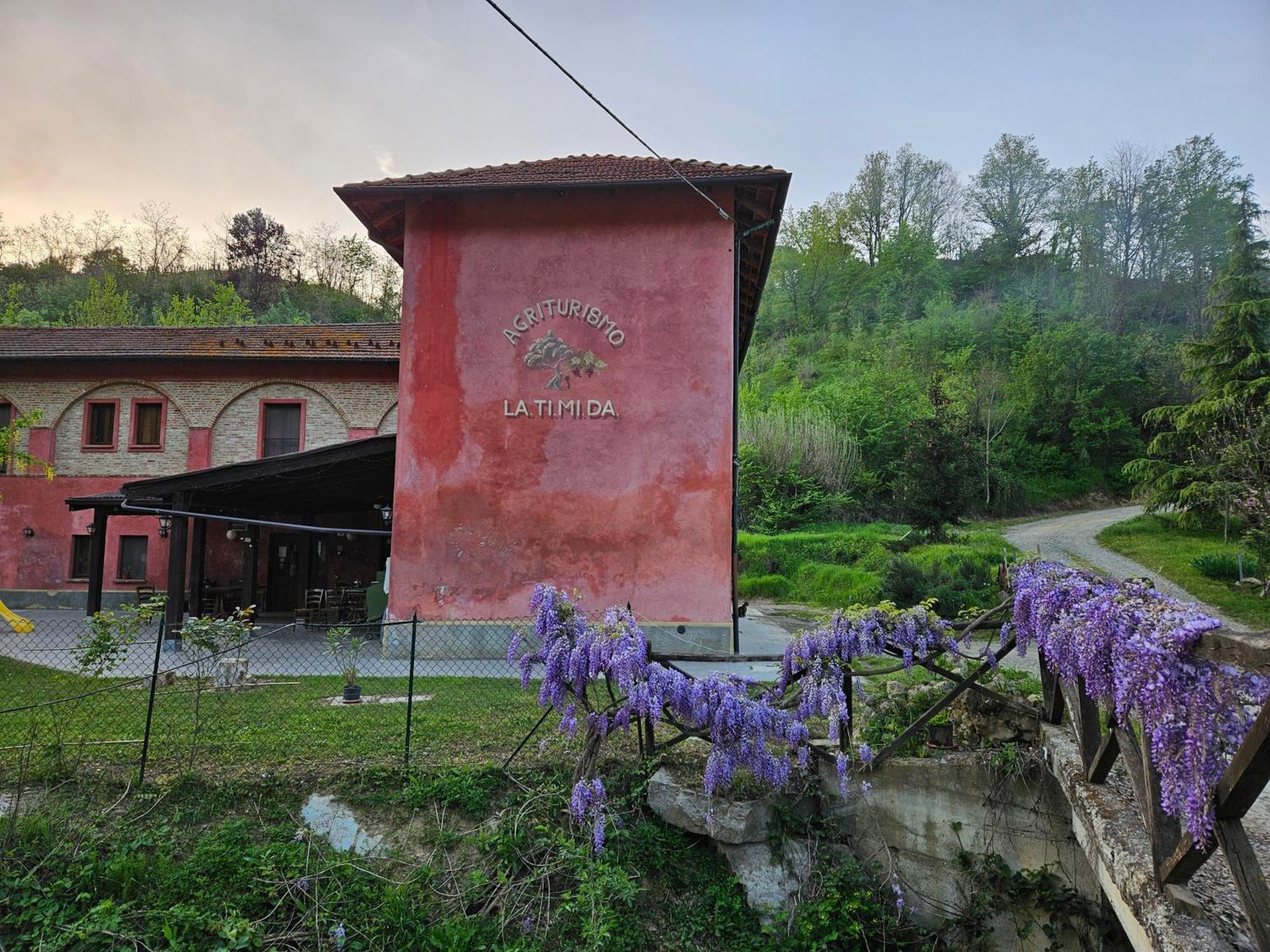 Agriturismo La.Ti.Mi.Da. Villa Cassine Esterno foto